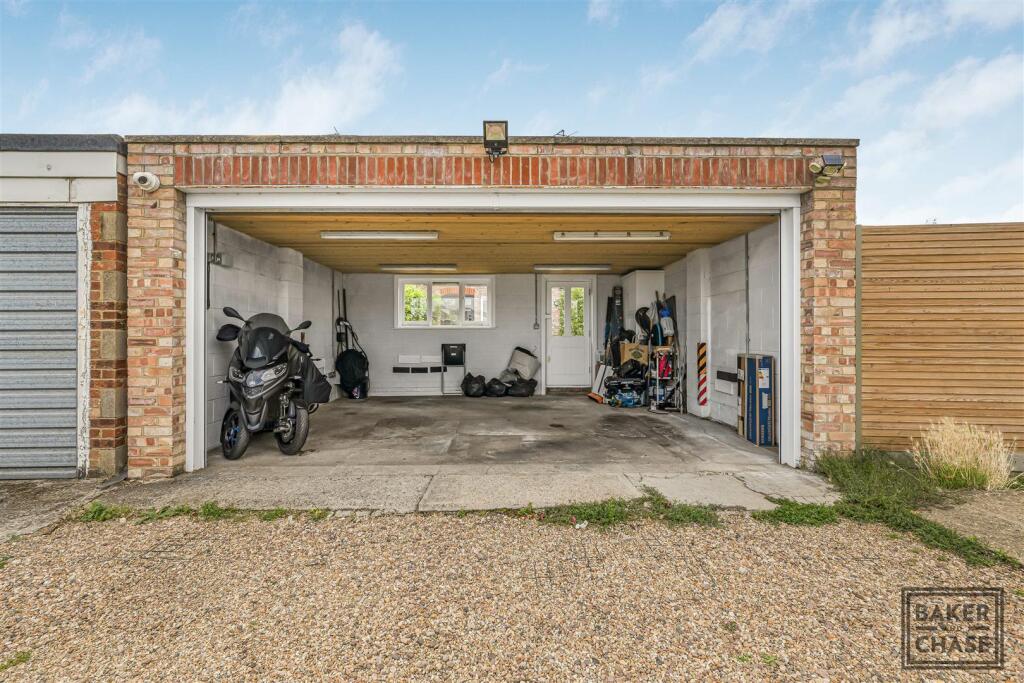 Garage to rear