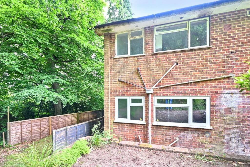 Flat 27, The Hill, Church Hill, Caterham, CR3 6SD