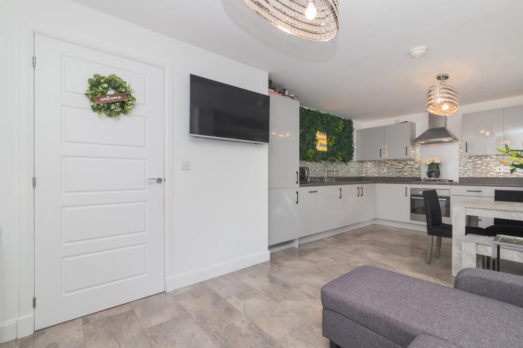 4 Glengariff Way Elderslie  PA5 9BY L-41