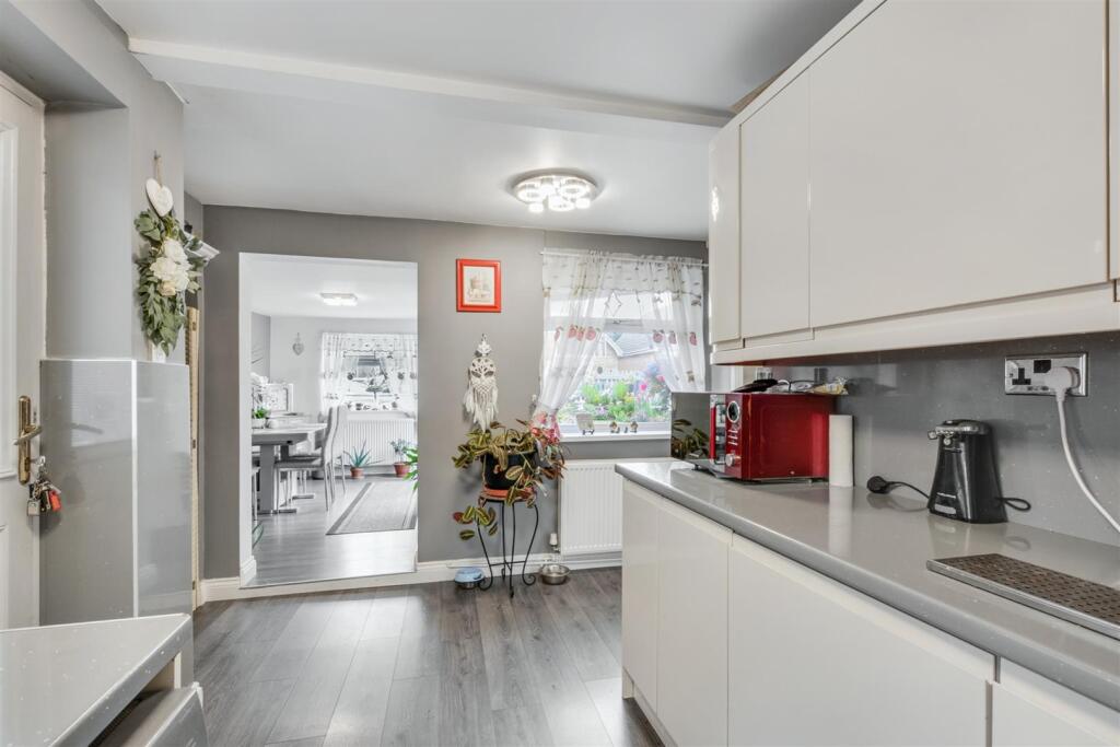 Kitchen_3.jpeg