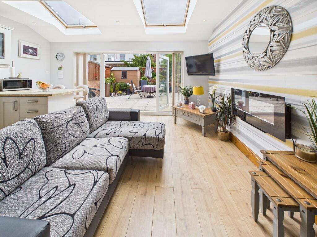 CAM05068G0-PR0040...