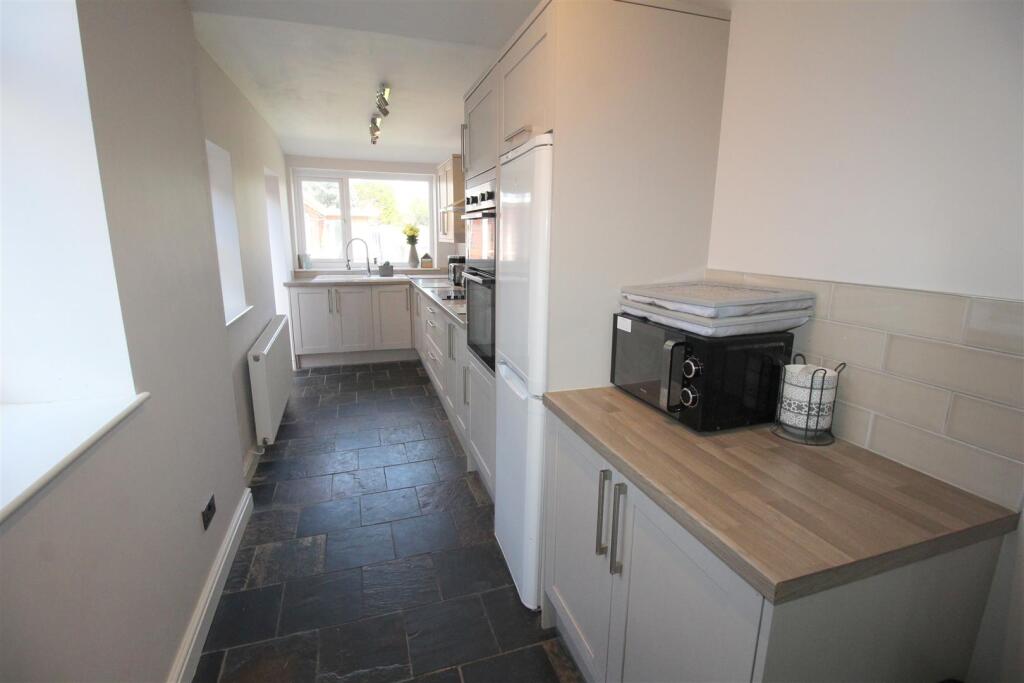 Church Road, 275, kitchen.JPG