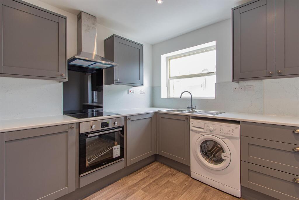 Llansannor Drive 40-4.jpg