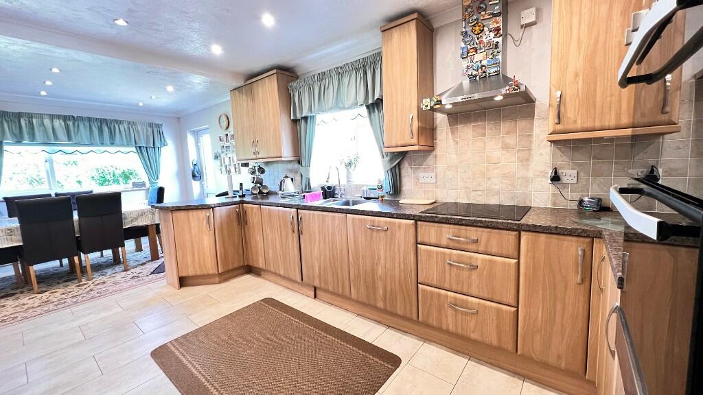 Fitted Kitchen/Diner