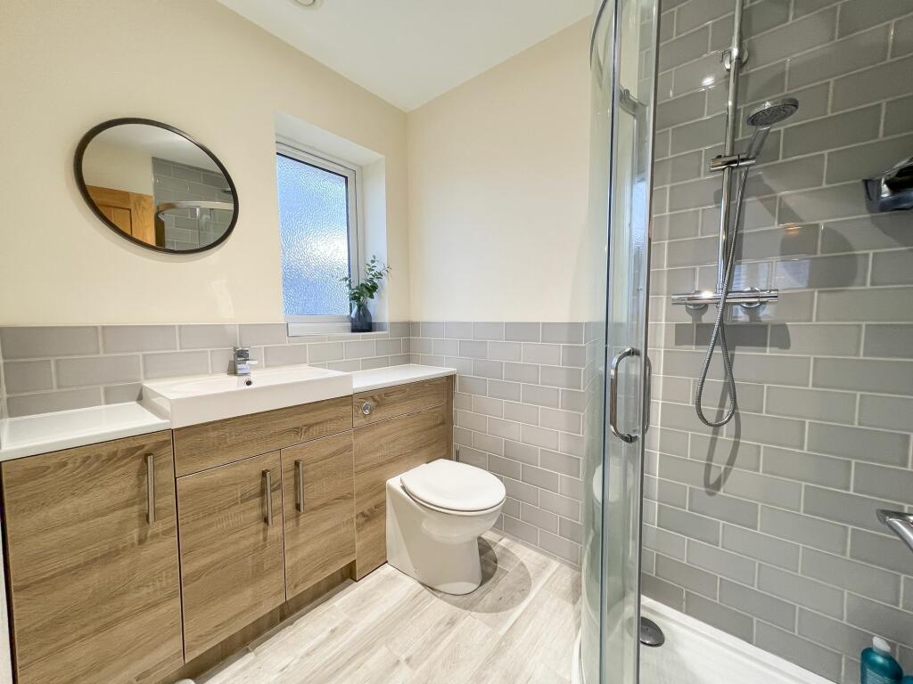 ENSUITE SHOWER ROOM