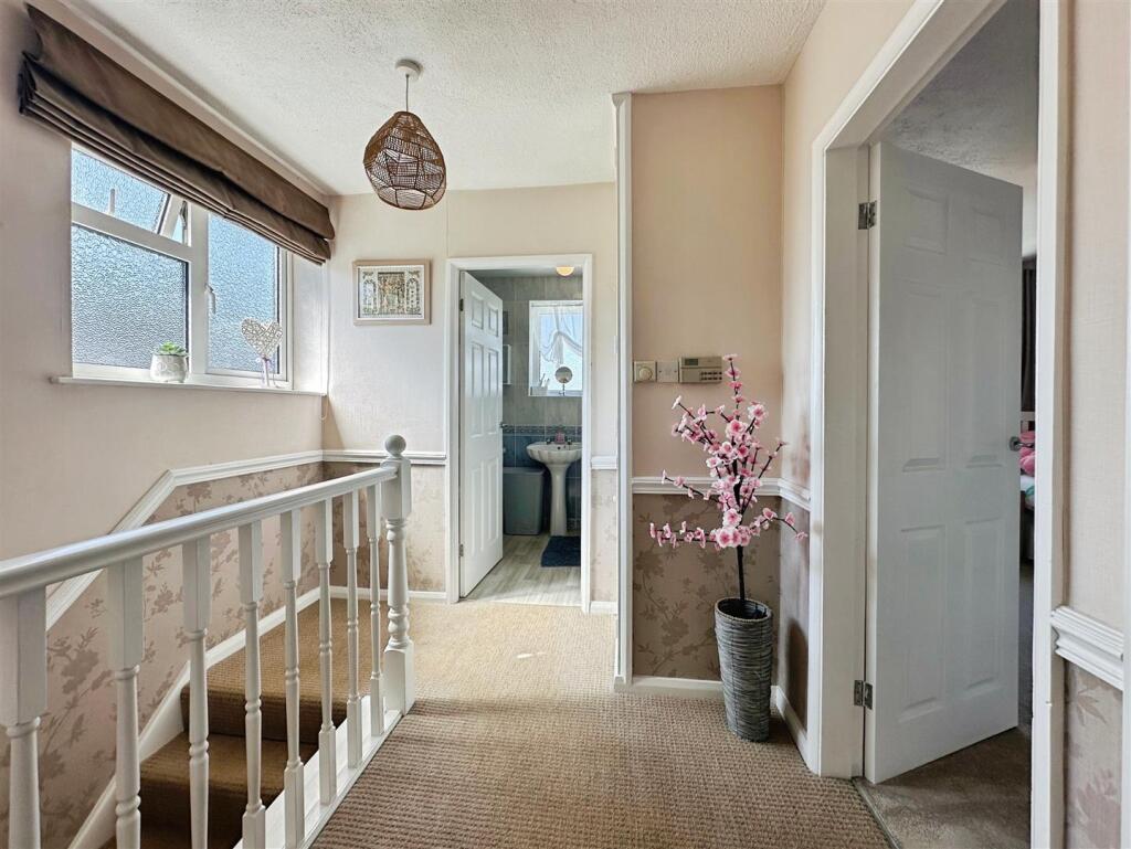 9781cf9b--4301-8DE8-0E8691035223-10334-0000222D57A