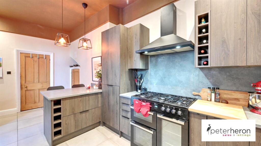 Breakfasting Kitchen