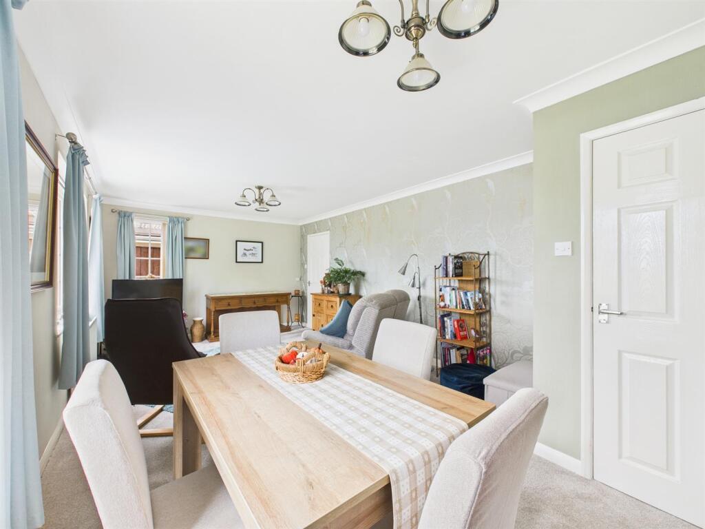 Living/Dining Area