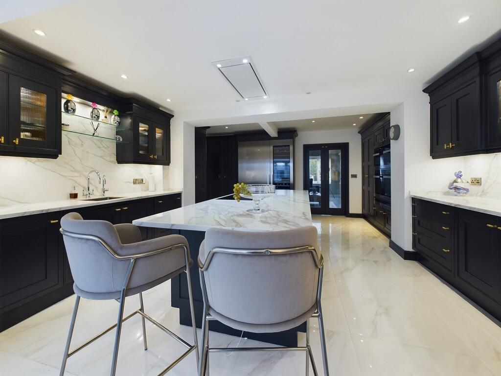 CAM02854G0-PR0290...