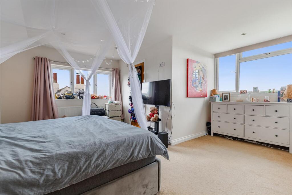 A21 - Mead Way Lower Penns Road - 250723.jpg