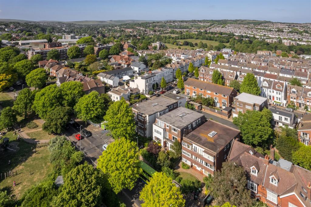 Flat 6 Carisbrooke-25.jpg