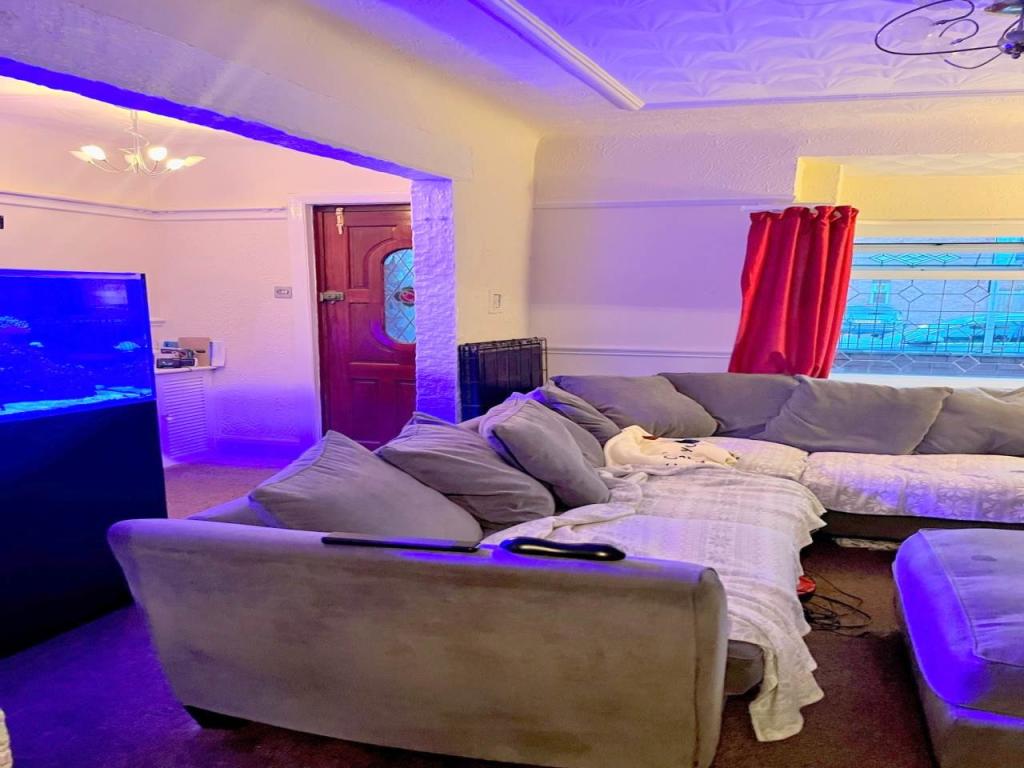 Lounge 1