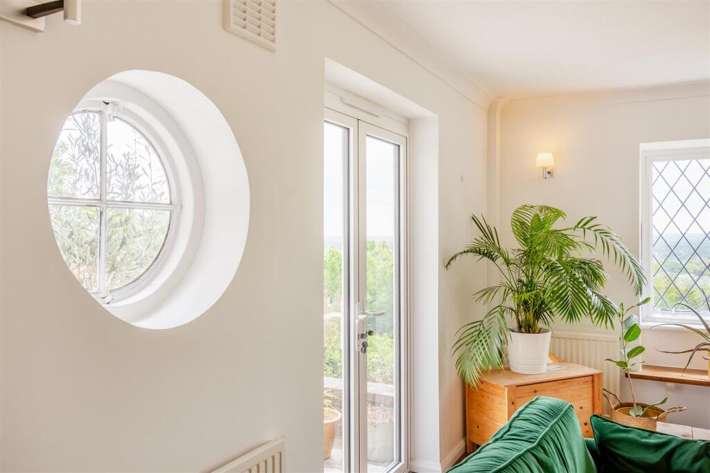 8556054-interior13.jpg