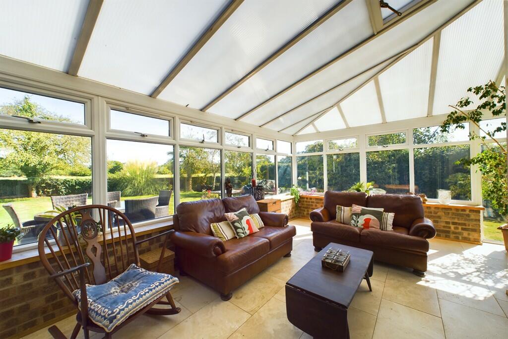 CAM01689G0-PR0418...