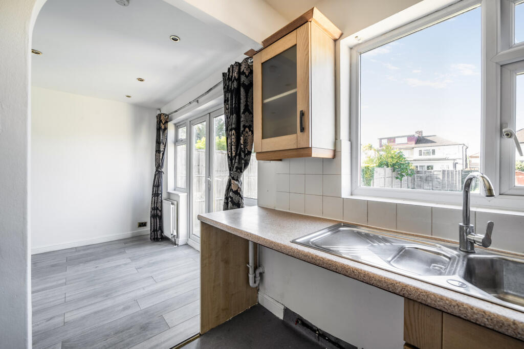 1364084-11-68e3a5...