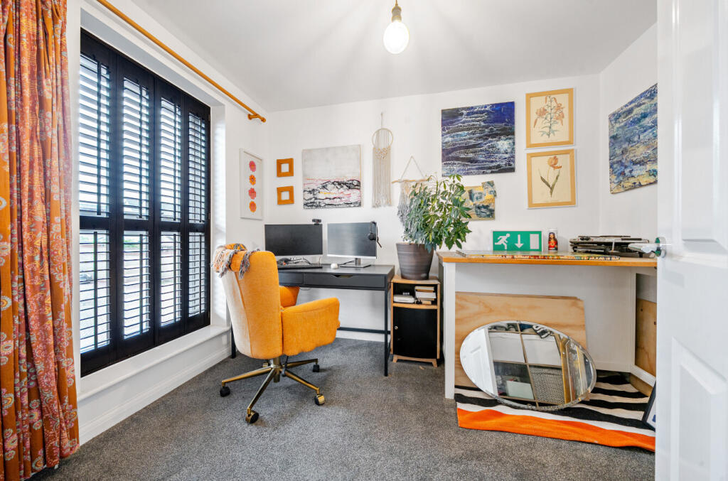 1317627-10-6866eb...