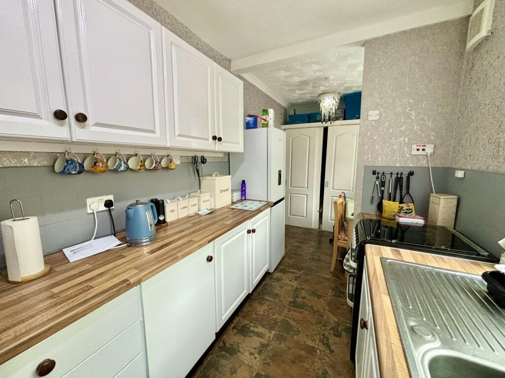 Kitchen / Breakfast Room