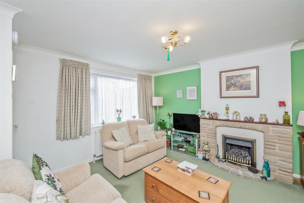 Living Room / Dining area