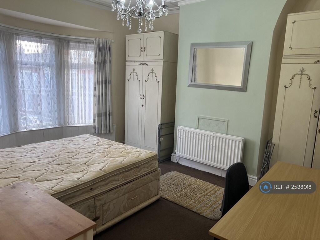 Upstairs Bedroom 1