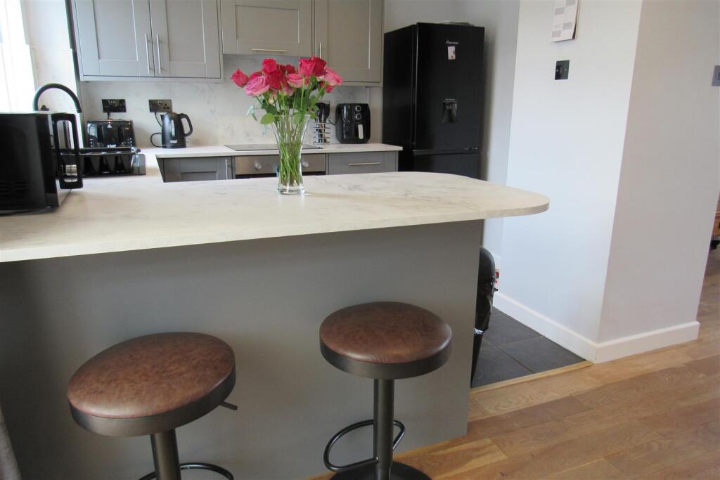 Dining Area &amp; Kitchen