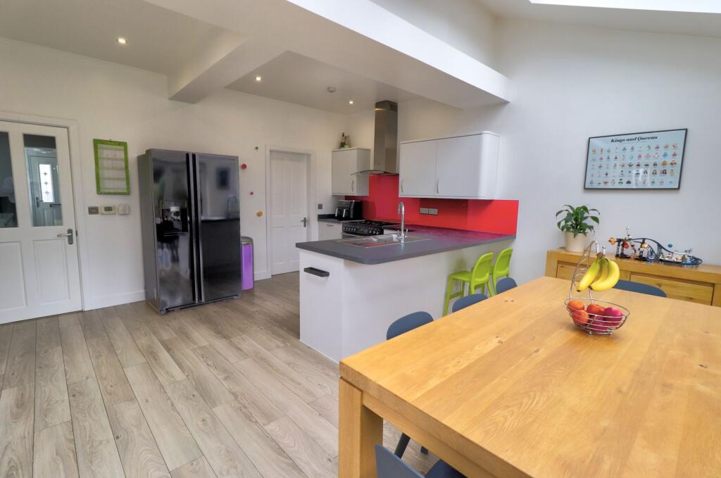 Kitchen/Dining Room/Lounge