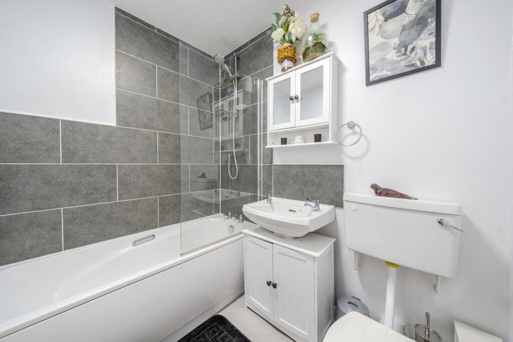 1303840-17-684c13...