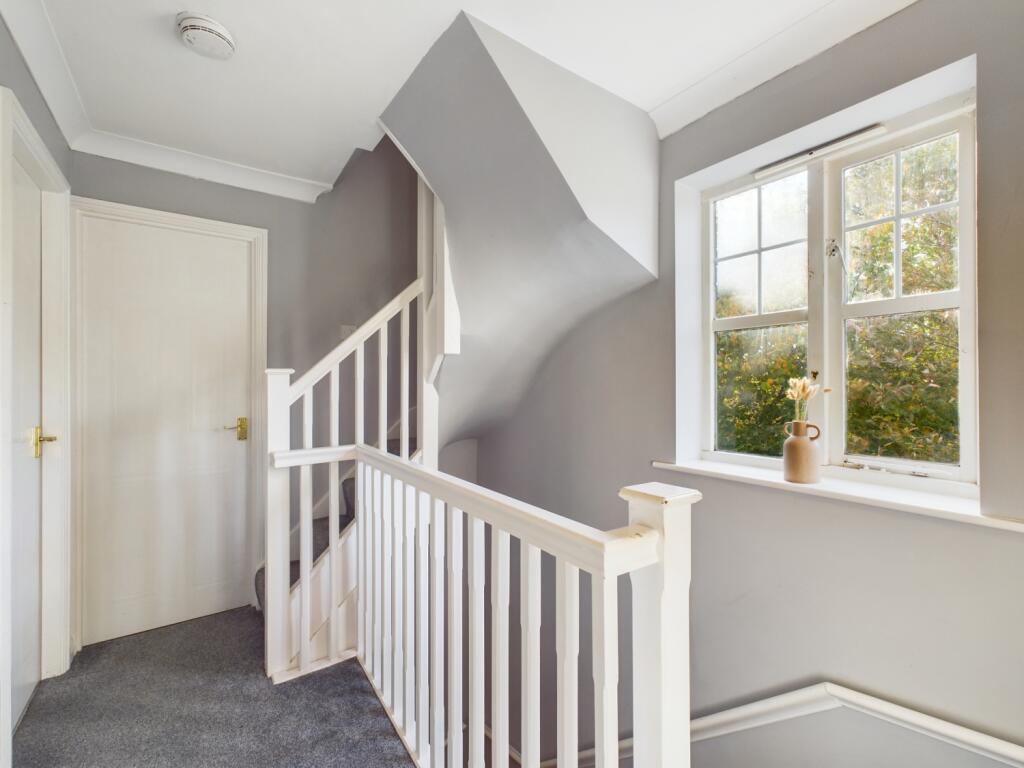 CAM03162G0-PR0172-STILL013