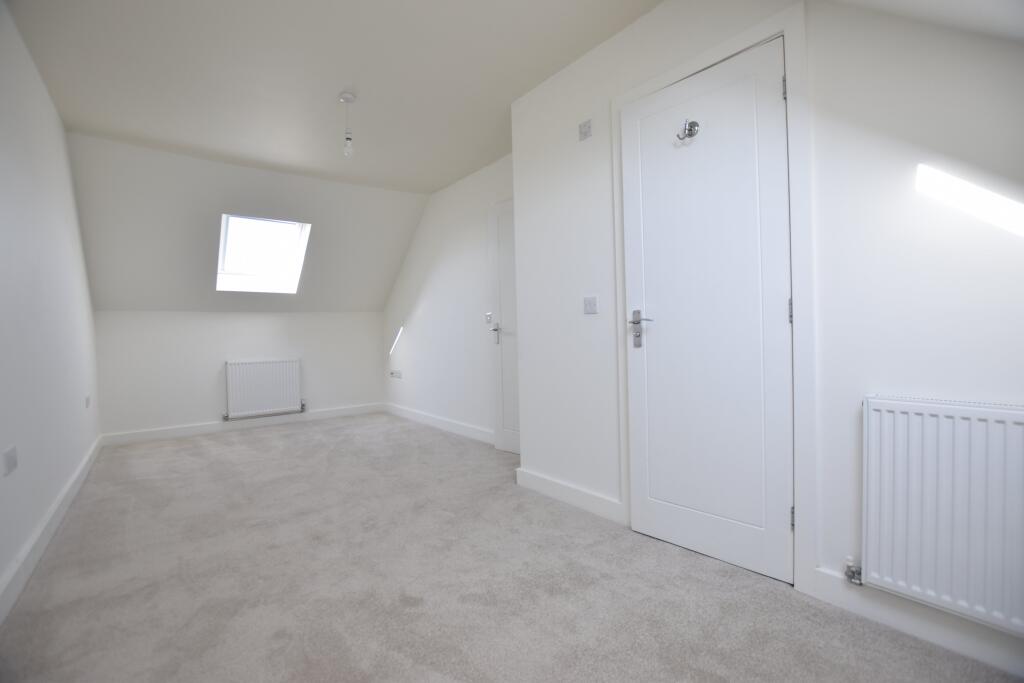 Master Bedroom (3)