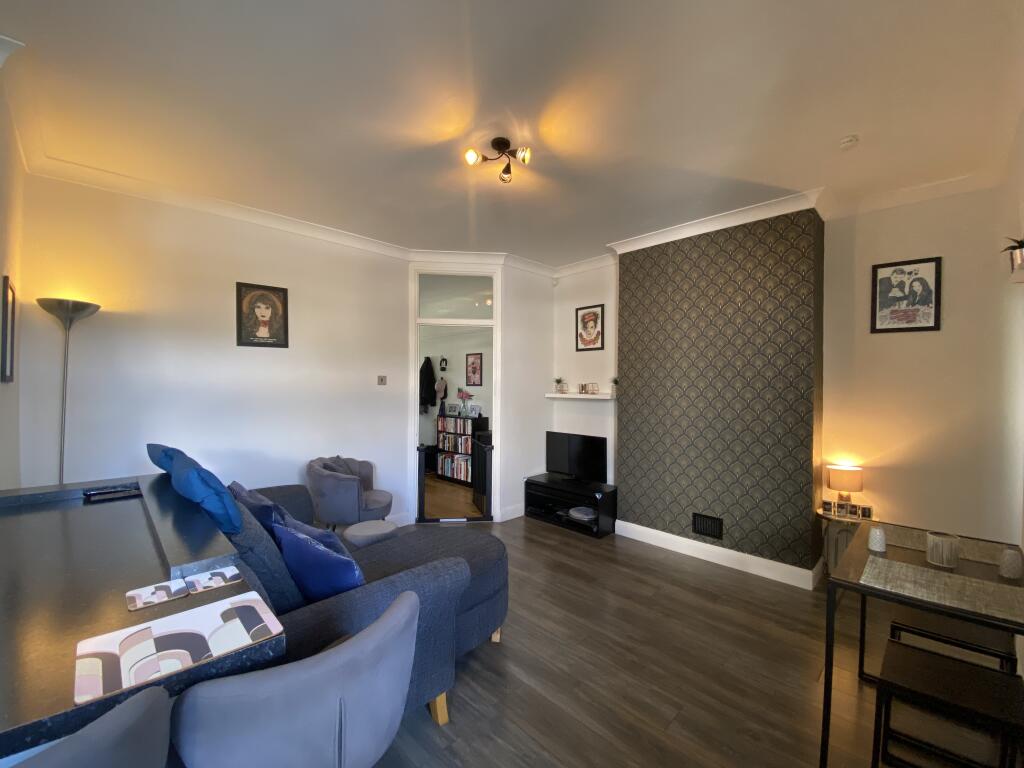 living/kitchen/dining area