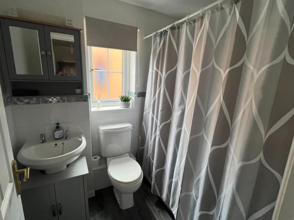 Wolfscote Lane Bathroom.JPG