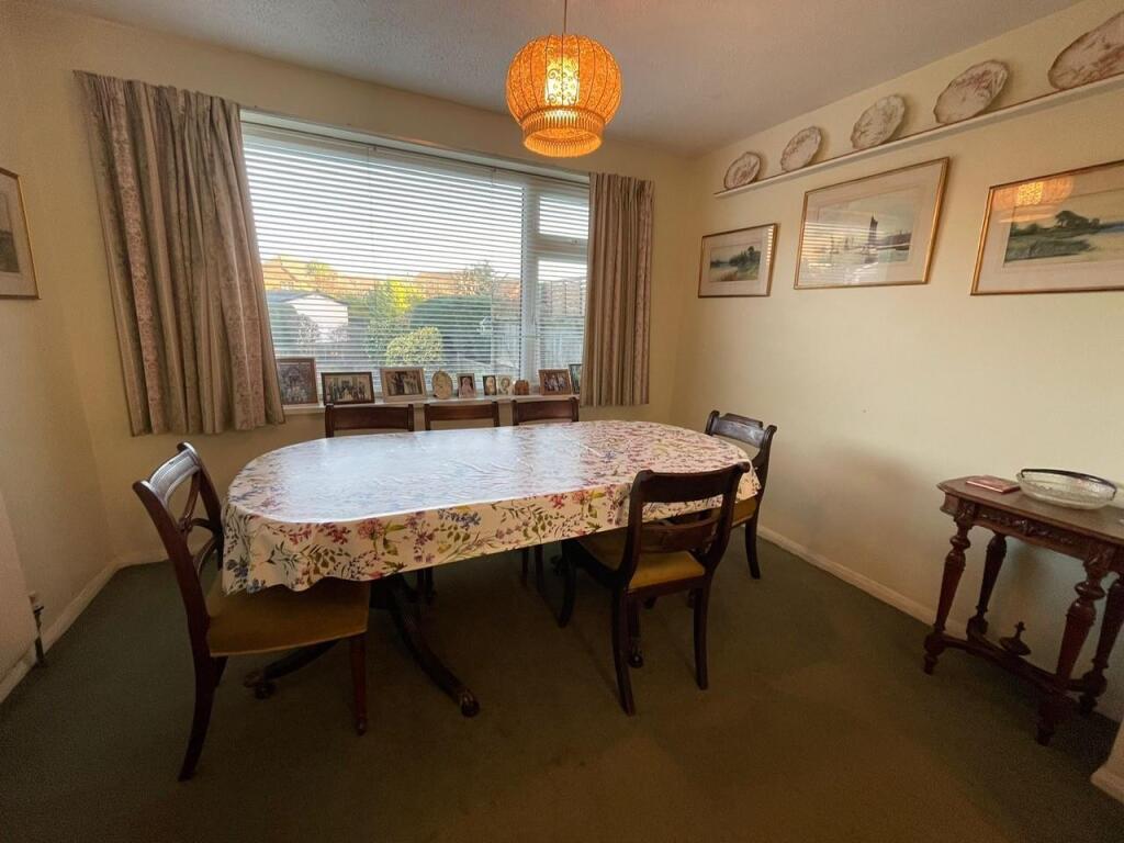 Dining room.jpg