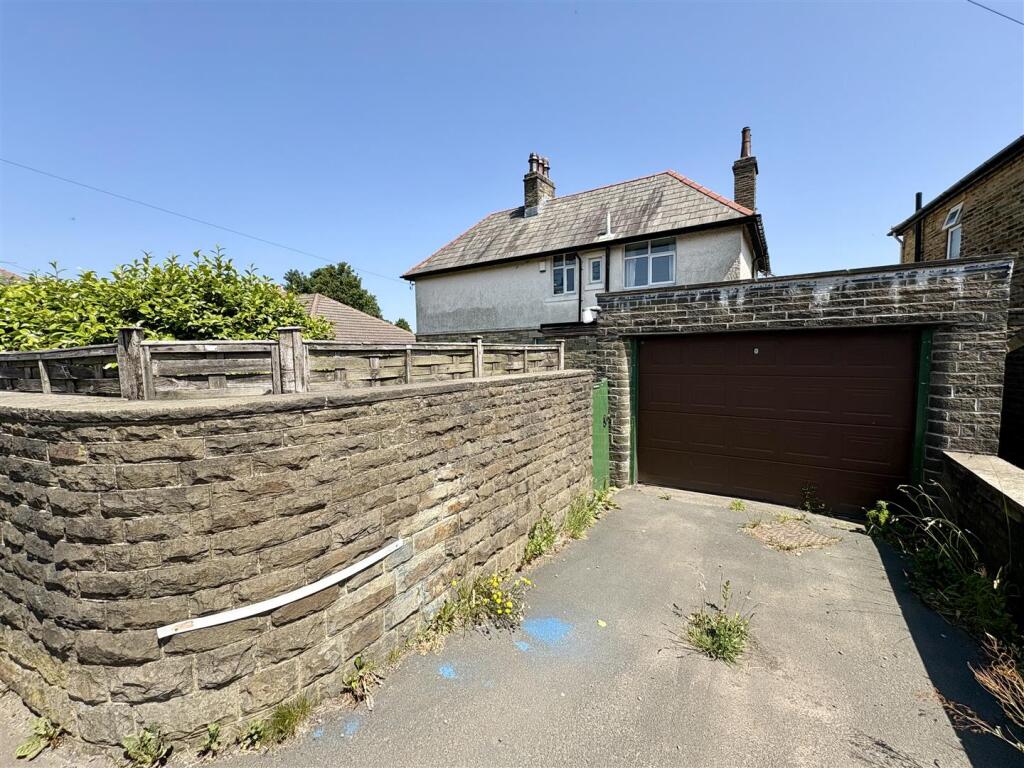 Bramleys Estate Agents - Yew Trees - Southowram (1