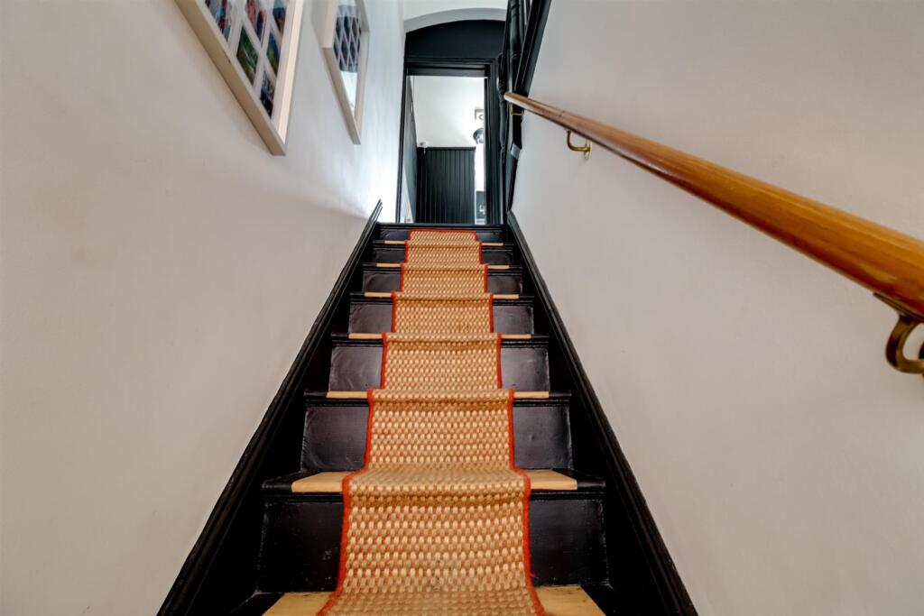 Hallway (1).jpg
