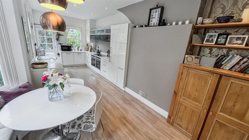Kitchen/Dining Room