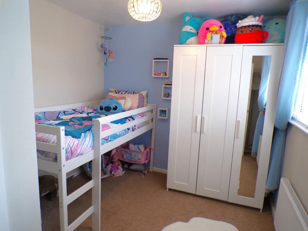 CambridgeRd32bed3.JPG