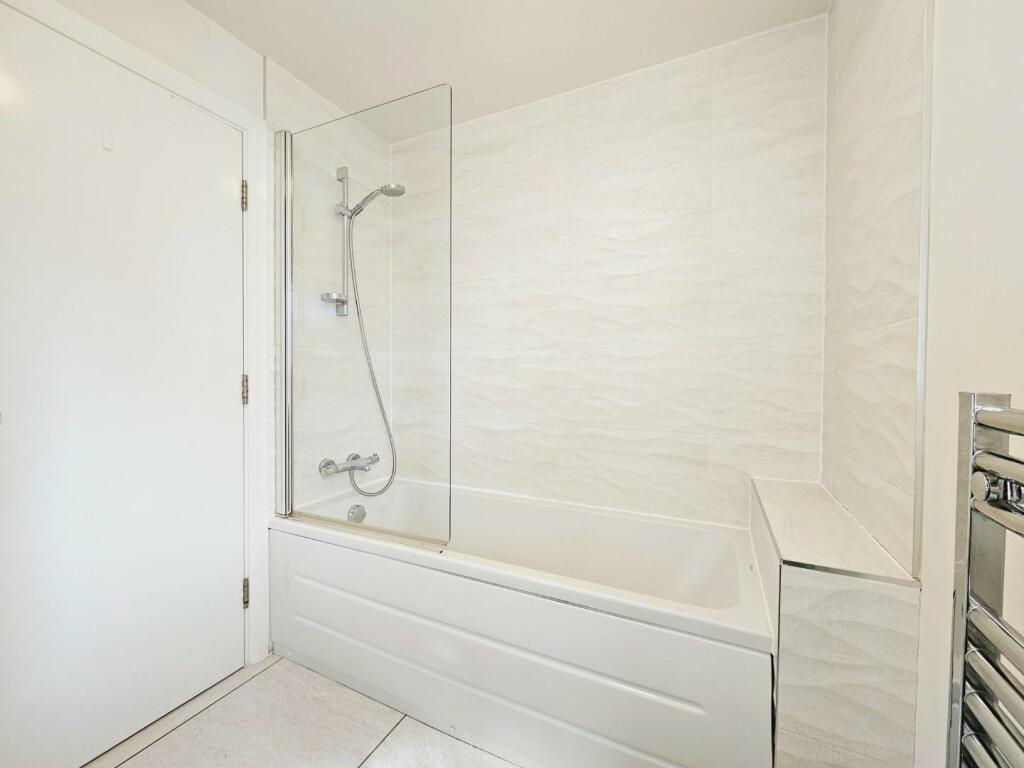 Bathroom Aspect 2