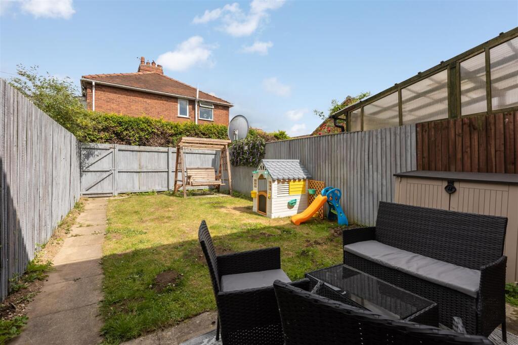 Gault Close 2 External-4.jpg