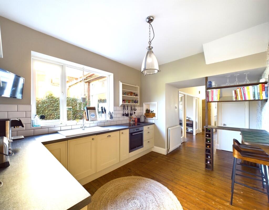 CAM02195G0-PR0059-STILL023