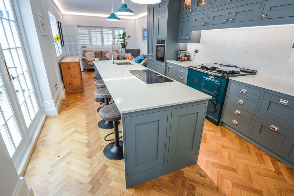 Kitchen/Breakfast...