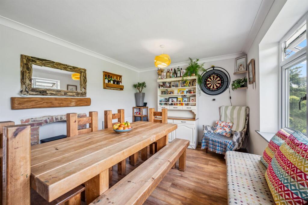 Dining area and window seat.jpg