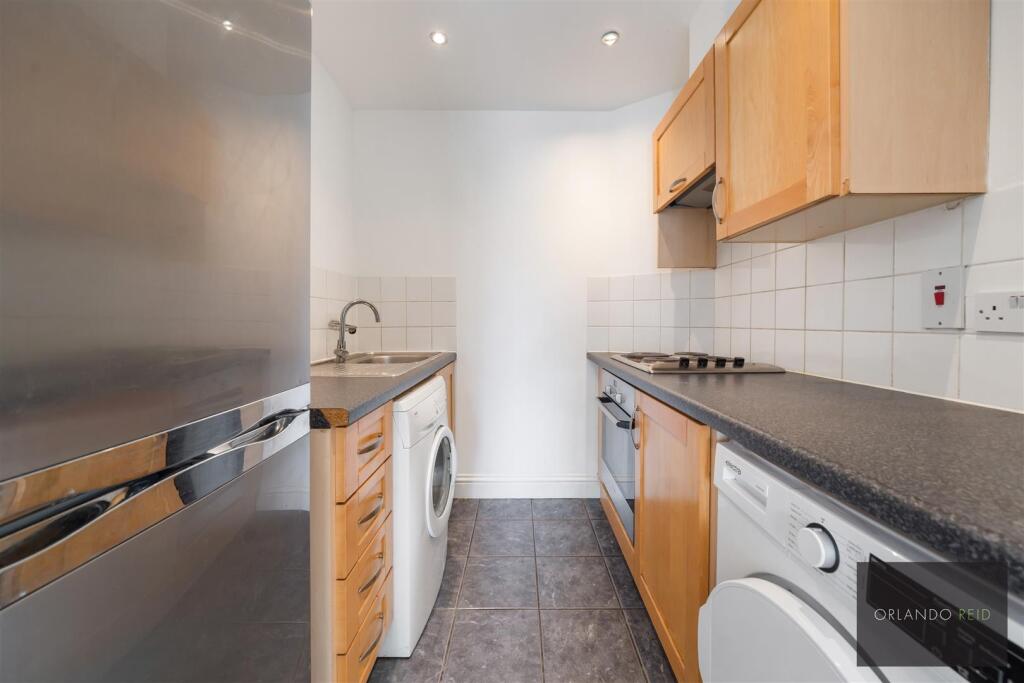 Point Zero, Flat 17, 2A Queenstown Road SW8 3RX-7.