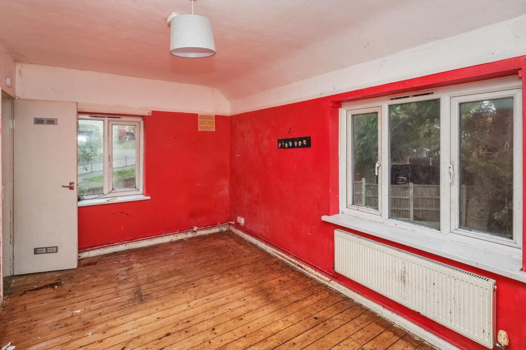 Flat A, 1 Moss Drive, Vange, Basildon, Essex, SS16 4RZ
