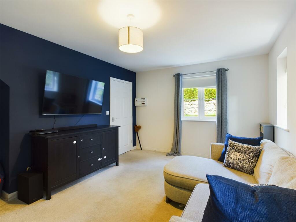 Lounge angle 1.jpg