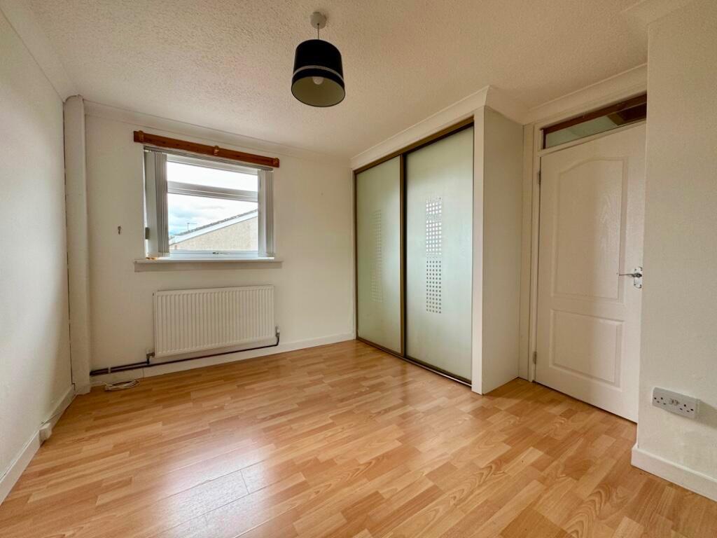 Rear bedroom.