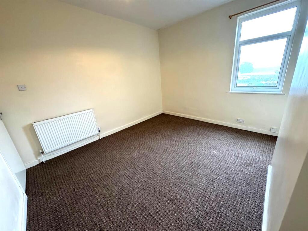 Bedroom 1 Pic 1