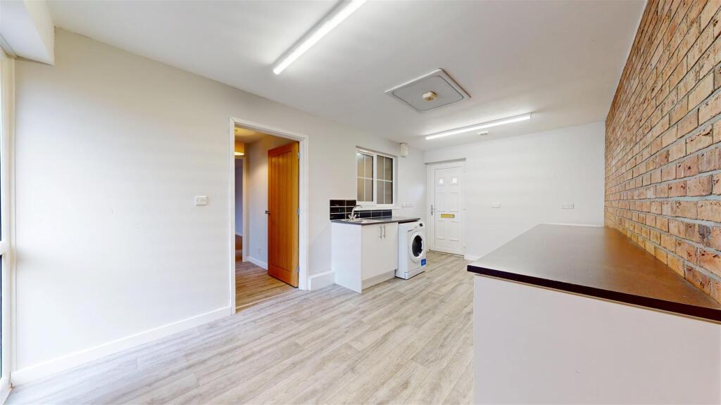 Willow Court 1 Utility.jpg