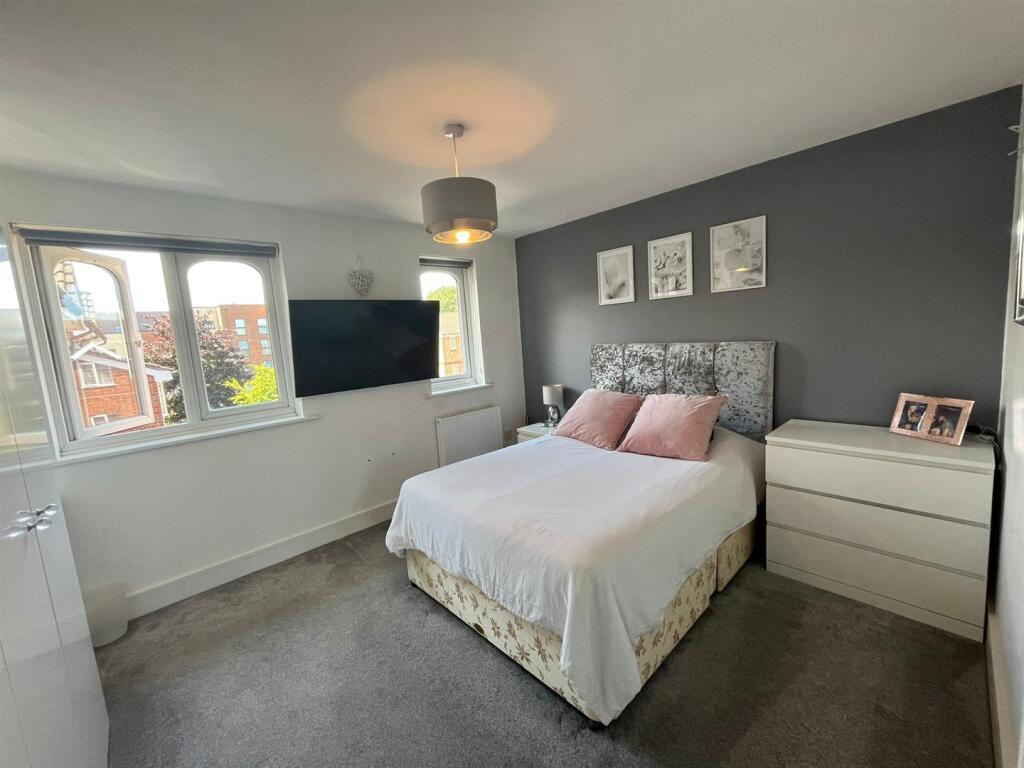 Bedroom 2.jpg