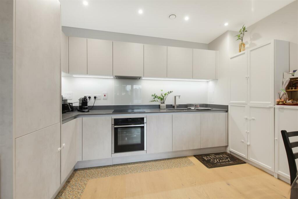 Flat 19, Burghley House - irarST1AKmfPXcneICa8.jpg