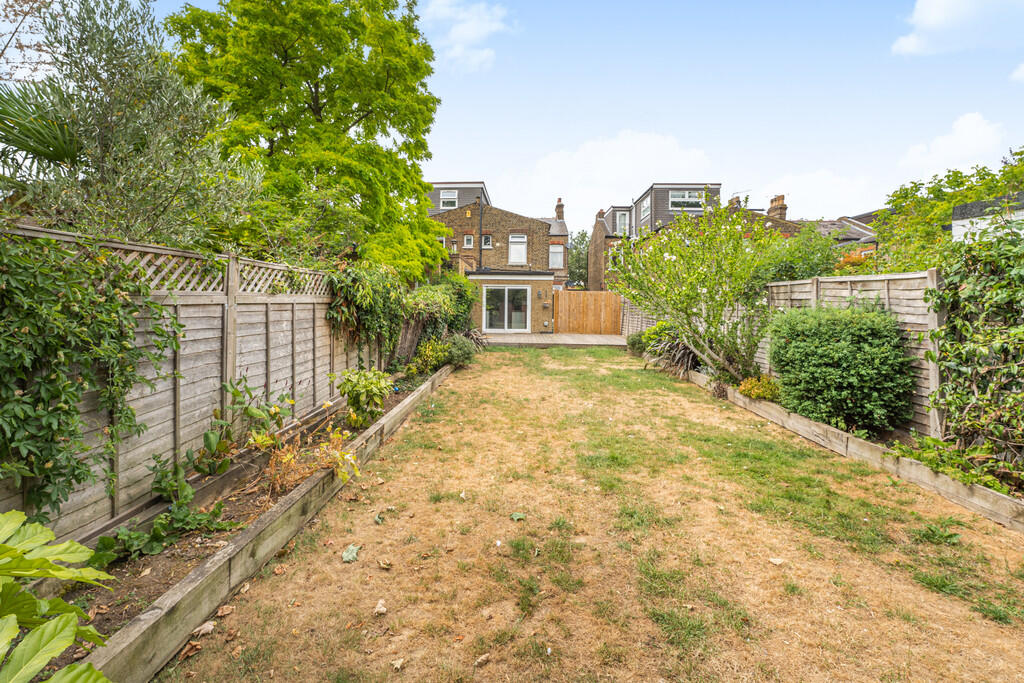 Ealing PK Gdns ex...