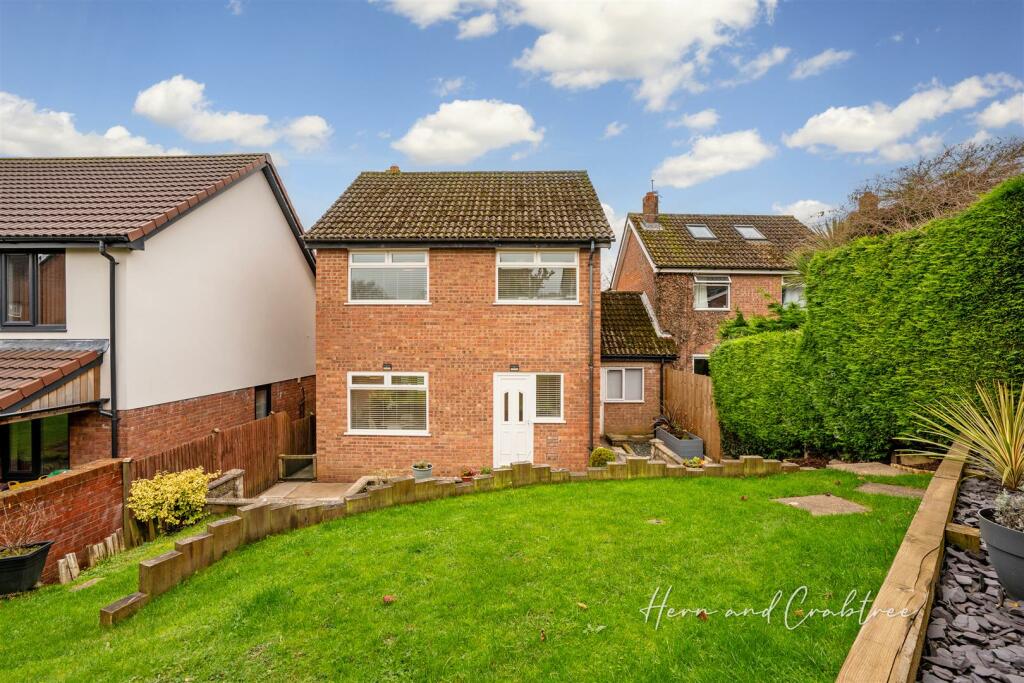 Launcelot Crescent, Thornhill, HernCrabtree (7).jp